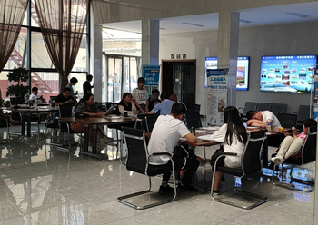 石家庄铁路技校2019报名时 学子风采 第2张