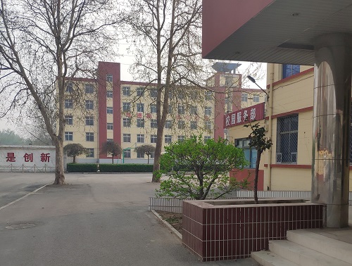 铁路技校春天的景色 校园环境 第1张