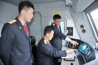 铁路技校告诉您火车司机驾照怎么才能报名 行业新闻
