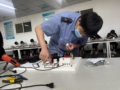 石家庄新铁轨道交通中专学校2023年报名方式介绍 学校新闻 石家庄新铁轨道交通中专学校2023年报名方式介绍 学校新闻